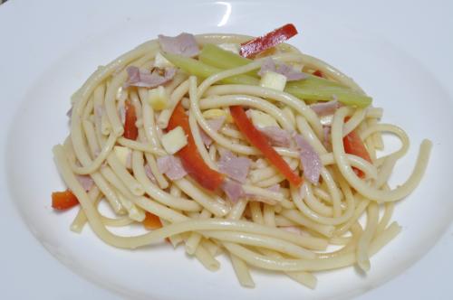 Neapolský salát z makarónů  – Snadné recept z Itálie kuchyně, hotový za Do 30 minut